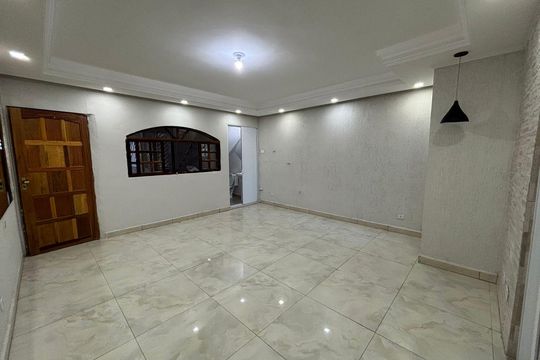 Casa para alugar com 3 quartos, 570m² em Vila Engenho Novo, Barueri