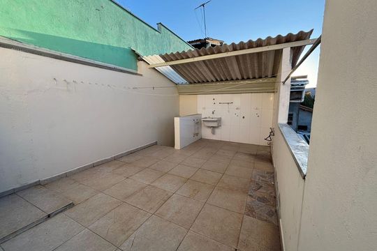 Area de serviço + área de churrasqueira de casa para alugar com 3 quartos, 570m² em Vila Engenho Novo, Barueri