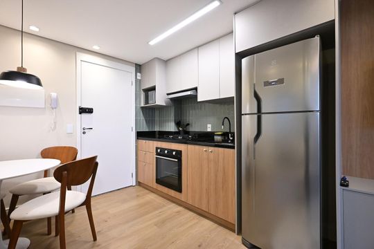 Cozinha de apartamento para alugar com 2 quartos, 40m² em Cidade Jardim, São Paulo