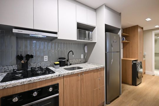 Cozinha de apartamento para alugar com 2 quartos, 40m² em Cidade Jardim, São Paulo