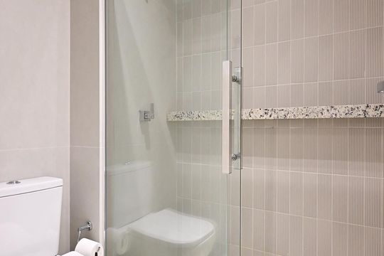 Banheiro de apartamento para alugar com 1 quarto, 40m² em Cidade Jardim, São Paulo