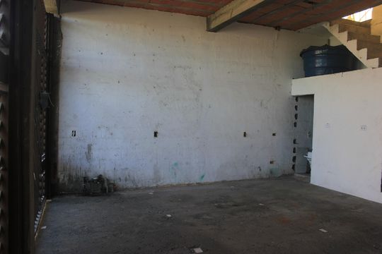 Garagem  de casa para alugar com 2 quartos, 120m² em Parque Primavera, Guarulhos