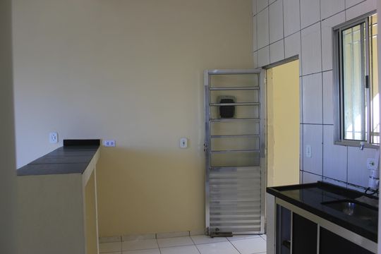 Cozinha  de casa para alugar com 2 quartos, 120m² em Parque Primavera, Guarulhos