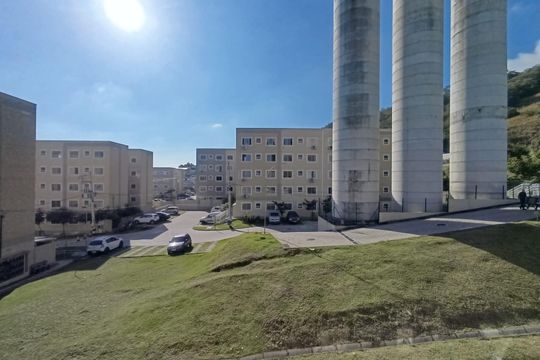 Quarto 1-vista de apartamento para alugar com 2 quartos, 43m² em Jardim Alvorada, Nova Iguaçu