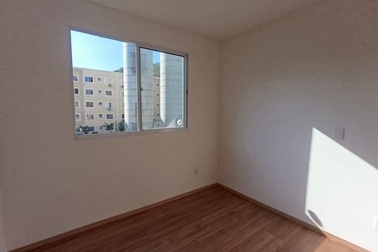 Quarto 2 de apartamento para alugar com 2 quartos, 43m² em Jardim Alvorada, Nova Iguaçu