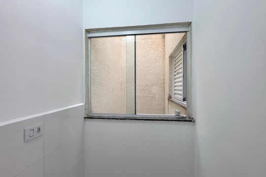 Área de Serviço de apartamento para alugar com 2 quartos, 60m² em São Domingos, São Paulo