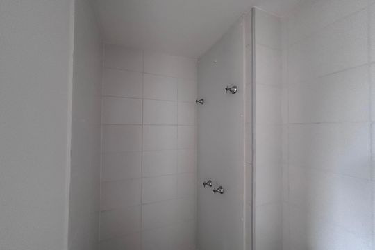Banheiro de apartamento para alugar com 2 quartos, 55m² em Recreio dos Bandeirantes, Rio de Janeiro