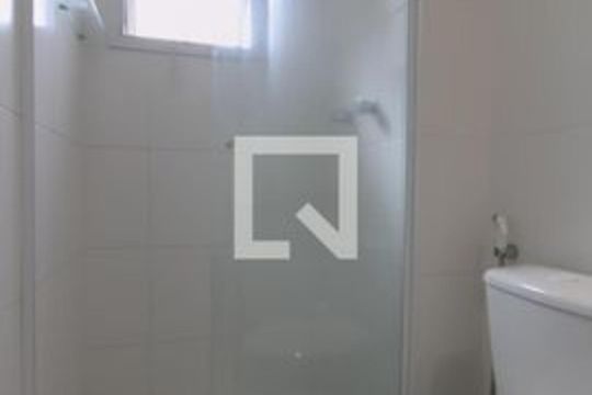 Banheiro de apartamento para alugar com 2 quartos, 68m² em Água Branca, São Paulo