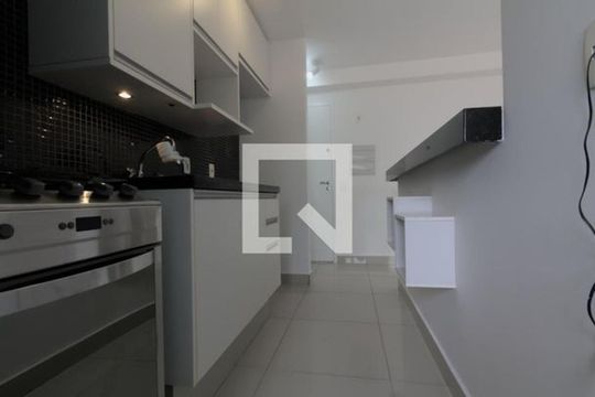 Cozinha de apartamento para alugar com 2 quartos, 68m² em Água Branca, São Paulo