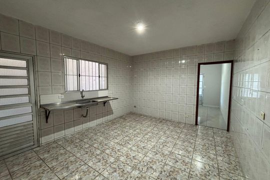 Cozinha de casa para alugar com 2 quartos, 80m² em Vila Engenho Novo, Barueri
