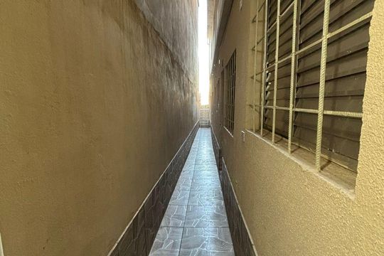 Corredor de casa para alugar com 2 quartos, 80m² em Vila Engenho Novo, Barueri