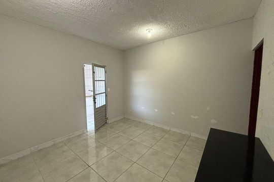 Sala de casa para alugar com 2 quartos, 80m² em Vila Engenho Novo, Barueri