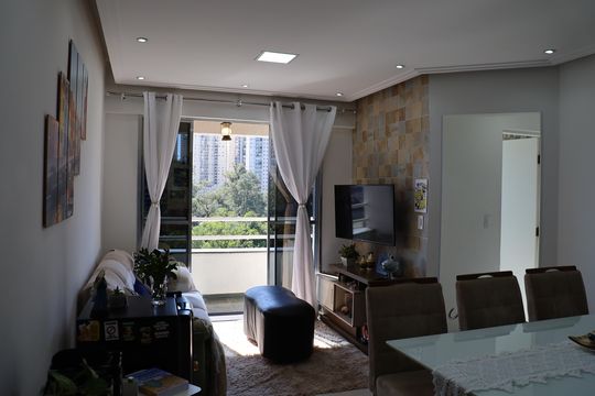 Sala de apartamento à venda com 2 quartos, 66m² em Jardim Barueri, Barueri