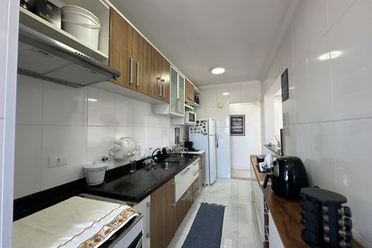 Cozinha de apartamento à venda com 2 quartos, 66m² em Jardim Barueri, Barueri