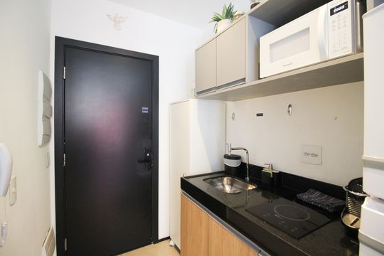 Cozinha de kitnet/studio para alugar com 1 quarto, 26m² em Moema, São Paulo