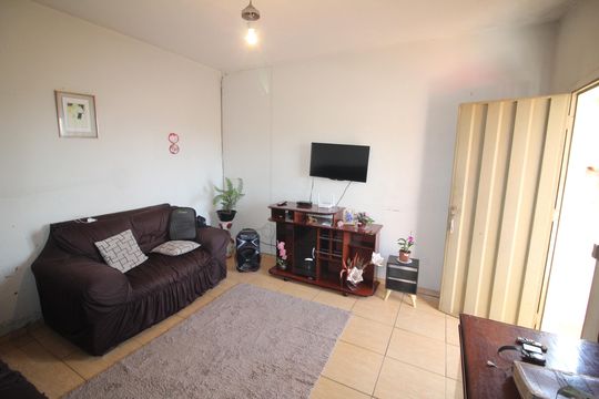Casa à venda com 2 quartos, 360m² em Pindorama, Belo Horizonte