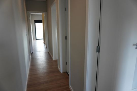 Corredor de casa de condomínio à venda com 2 quartos, 134m² em Alphaville, Santana de Parnaíba