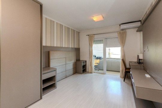 Quarto 2 de casa para alugar com 3 quartos, 209m² em Jardim Sabará, Porto Alegre