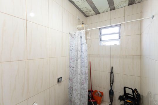 Banheiro  de casa à venda com 4 quartos, 100m² em Jardim Ataliba Leonel, São Paulo
