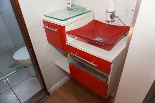 Lavabo de apartamento para alugar com 2 quartos, 45m² em Parque Pirajussara, Embu das Artes