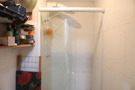 Banheiro de apartamento para alugar com 1 quarto, 31m² em Água Branca, São Paulo