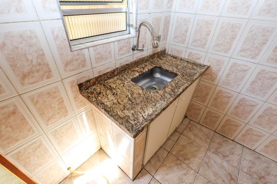 Cozinha de casa para alugar com 1 quarto, 45m² em Jardim da Gloria, São Paulo