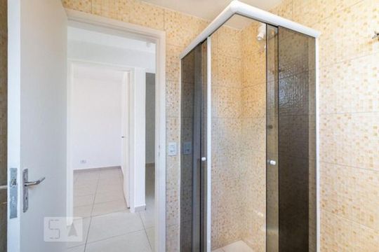 Banheiro de apartamento à venda com 2 quartos, 51m² em Vila Ester, São Paulo