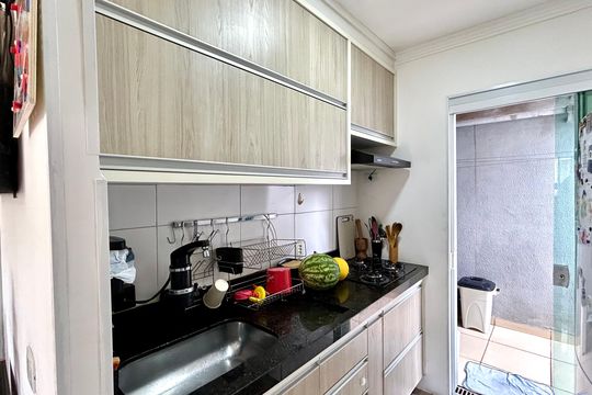 Cozinha de casa de condomínio para alugar com 2 quartos, 56m² em Vila Nova Bonsucesso, Guarulhos