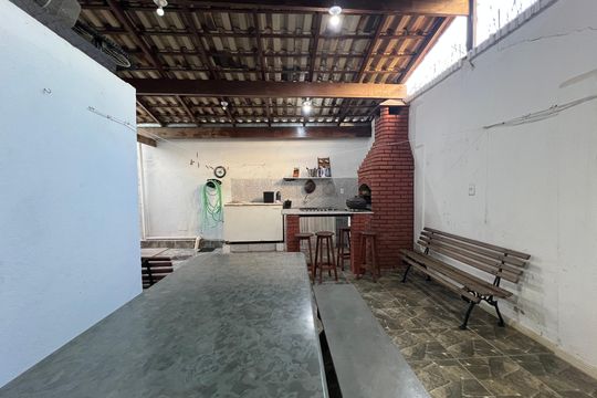 Quintal de casa à venda com 3 quartos, 210m² em Castelo, Belo Horizonte