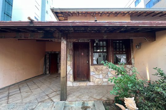 Casa à venda com 3 quartos, 210m² em Castelo, Belo Horizonte
