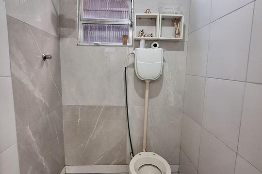 Banheiro 2 de casa para alugar com 2 quartos, 65m² em Santa Cruz da Serra, Duque de Caxias