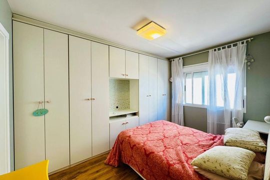 Quarto 1 de apartamento para alugar com 2 quartos, 68m² em Petrópolis, Porto Alegre