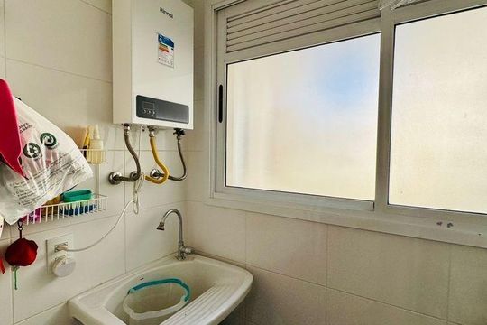 Área de serviço de apartamento para alugar com 2 quartos, 68m² em Petrópolis, Porto Alegre