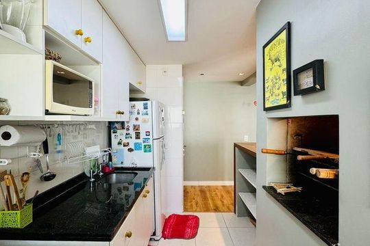 Cozinha de apartamento para alugar com 2 quartos, 68m² em Petrópolis, Porto Alegre