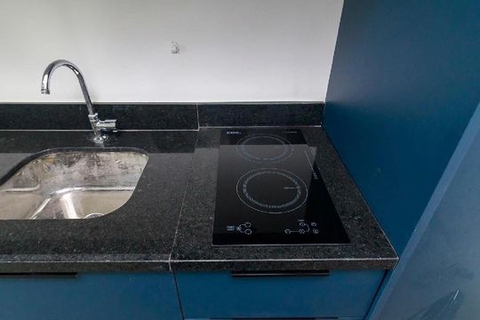 Cozinha de kitnet/studio para alugar com 1 quarto, 27m² em Brooklin, São Paulo