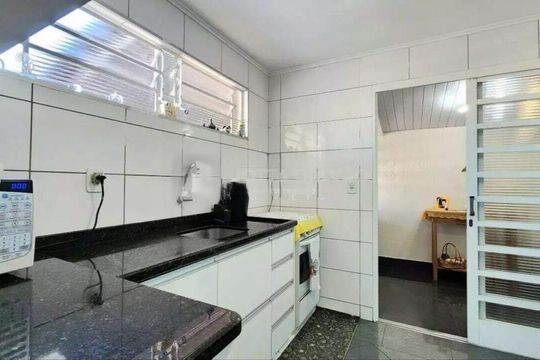 Casa à venda com 3 quartos, 128m² em Jardim Yeda, Campinas