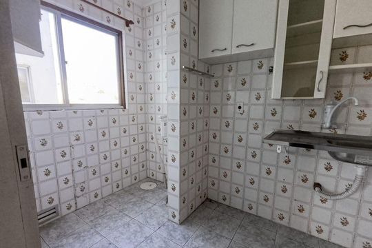 Cozinha de apartamento à venda com 1 quarto, 85m² em Sarandi, Porto Alegre
