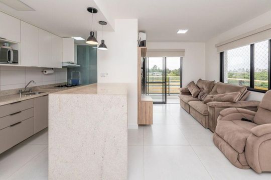 Sala de apartamento à venda com 2 quartos, 60m² em Jardim do Salso, Porto Alegre