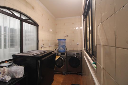 Lavanderia de casa à venda com 3 quartos, 200m² em Vila do Castelo, São Paulo