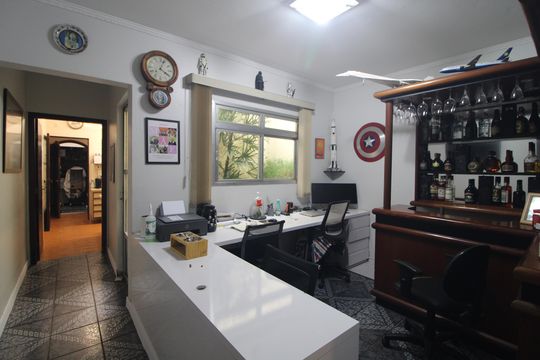 Escritório de casa à venda com 3 quartos, 200m² em Vila do Castelo, São Paulo