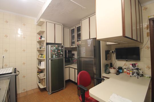 Cozinha de casa à venda com 3 quartos, 200m² em Vila do Castelo, São Paulo