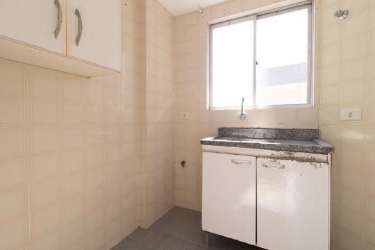Cozinha de apartamento à venda com 1 quarto, 32m² em Vila Izabel, Curitiba