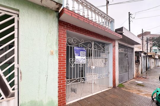 Fachada de casa para alugar com 3 quartos, 114m² em Baeta Neves, São Bernardo do Campo