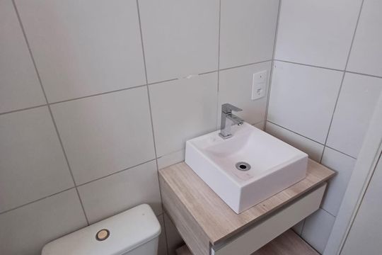 Banheiro de apartamento à venda com 2 quartos, 44m² em Campo Grande, Rio de Janeiro