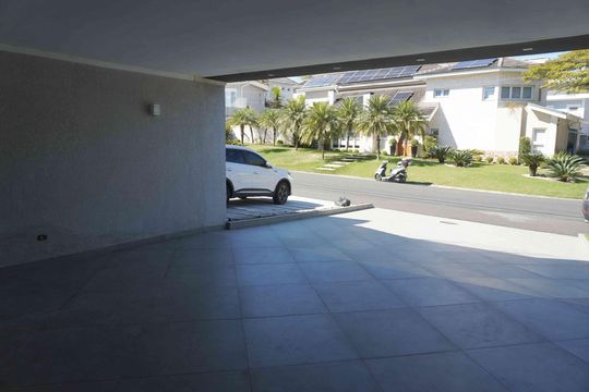 Garagem de casa de condomínio para alugar com 2 quartos, 405m² em Residencial Quatro (alphaville), Santana de Parnaíba