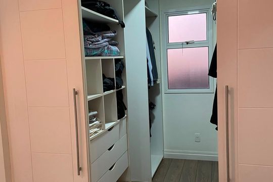 Closet de apartamento à venda com 2 quartos, 113m² em Tamboré, Santana de Parnaíba
