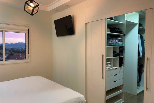 Quarto de apartamento à venda com 2 quartos, 113m² em Tamboré, Santana de Parnaíba