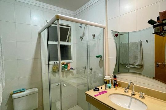 Banheiro de apartamento à venda com 2 quartos, 113m² em Tamboré, Santana de Parnaíba