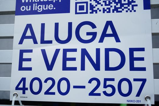 Placa de apartamento à venda com 2 quartos, 57m² em Chácara Seis de Outubro, São Paulo