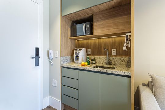 Cozinha de apartamento à venda com 1 quarto, 25m² em Vila Nova Conceição, São Paulo